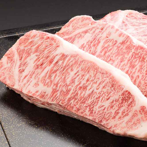 飛騨牛サーロインステーキの美しい霜降りと上質な肉質