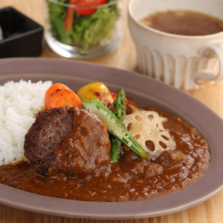 飛騨牛カレーとハンバーグを楽しむ贅沢なセット